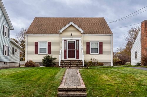 49 Somerset St, West Hartford, CT, 06110-1859 | Card Image