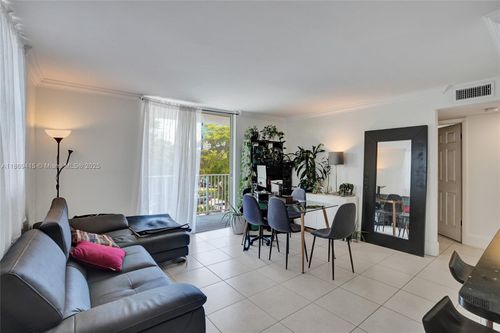 apt-329-1801 S Treasure Dr, North Bay Village, FL, 33141-4556 | Card Image