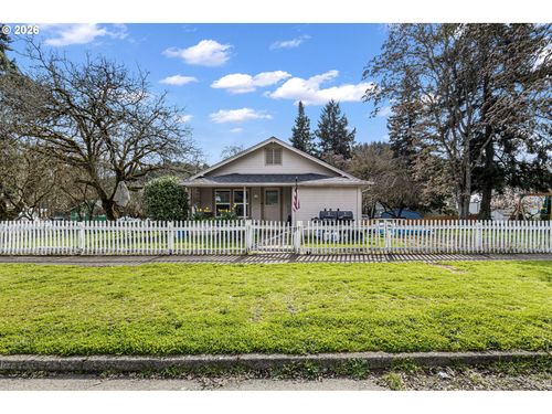 150 Ne Broadway St, Myrtle Creek, OR, 97457-9039 | Card Image