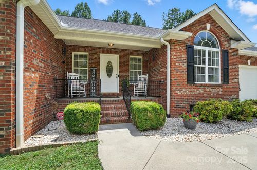 7288 Pine Ridge Dr, Denver, NC, 28037-9381 | Card Image