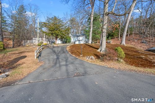 10 Old Waterbury Rd, Middlebury, CT, 06762-2839 | Card Image