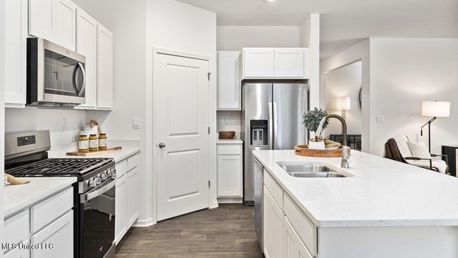 4_TN_Memphis_Clifton_Kitchen | Image 5