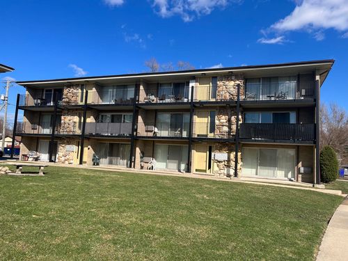 apt-1-3162 W Meadow Lane Dr, Merrionette Park, IL, 60803-5856 | Card Image