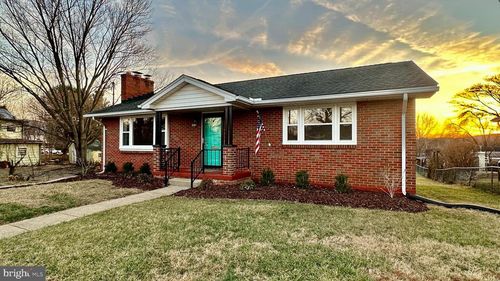 201 Woodland Ave, LURAY, VA, 22835-1737 | Card Image