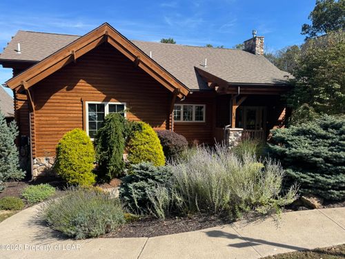 18 Sugarloaf Ln, Hazle Township, PA, 18202-8246 | Card Image