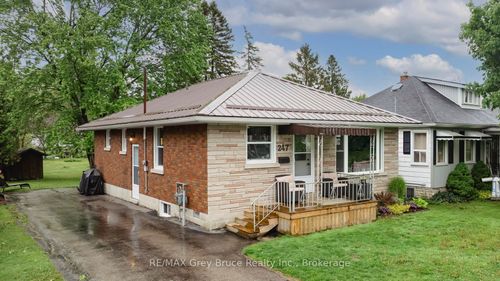 {{alt}} | Card Image