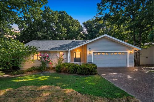 4 Brecknock Dr, Bella Vista, AR, 72714-2804 | Card Image