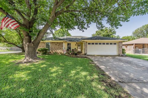 3936 Hemlock St, Fort Worth, TX, 76137-1611 | Card Image