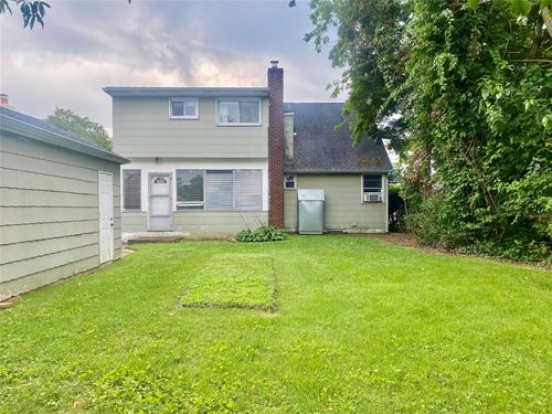20 Howard St, Hicksville, NY, 11801-4320 | Card Image