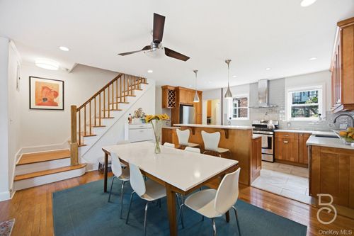 21-41 24th St, Astoria, NY, 11105-3356 | Card Image
