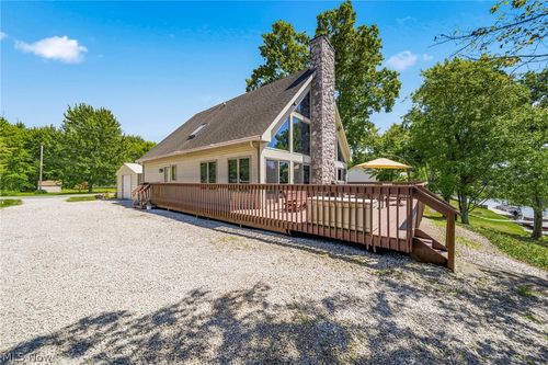 1452 Lake Vue Dr, Roaming Shores, OH, 44085-9755 | Card Image