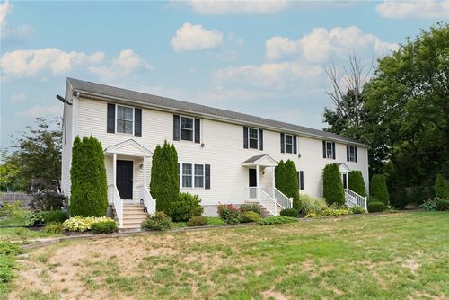 4-4 Legris Commons Ln, West Warwick, RI, 02893-2932 | Card Image