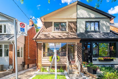 26 Ardagh St, Toronto, ON, M6S1Y3 | Card Image