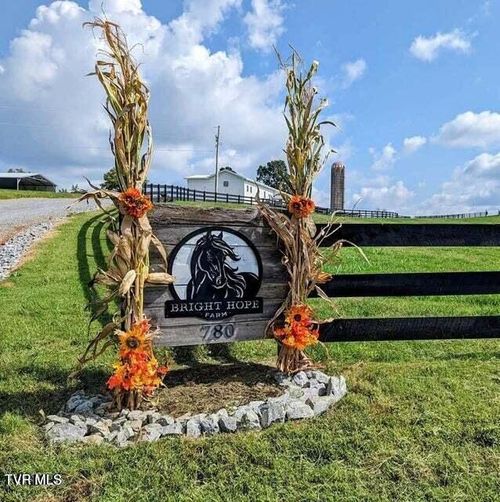 780 Bright Hope Rd, Greeneville, TN, 37743-8547 | Card Image