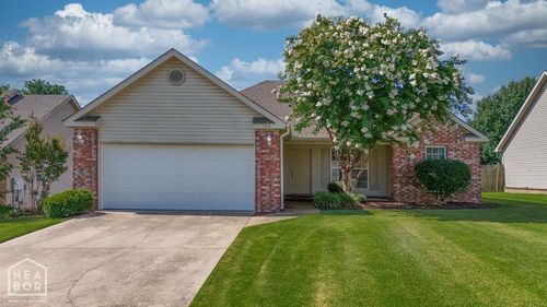 1312 Hemingway Cir, Jonesboro, AR, 72405-5580 | Card Image
