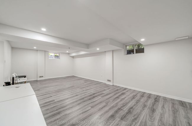 93 Lynch Cir, House attached with 4 bedrooms, 4 bathrooms and 2 parking in Guelph ON | Image 40