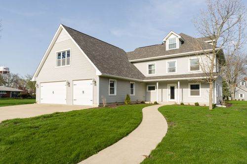 1600 Bucklin St, La Salle, IL, 61301-1373 | Card Image