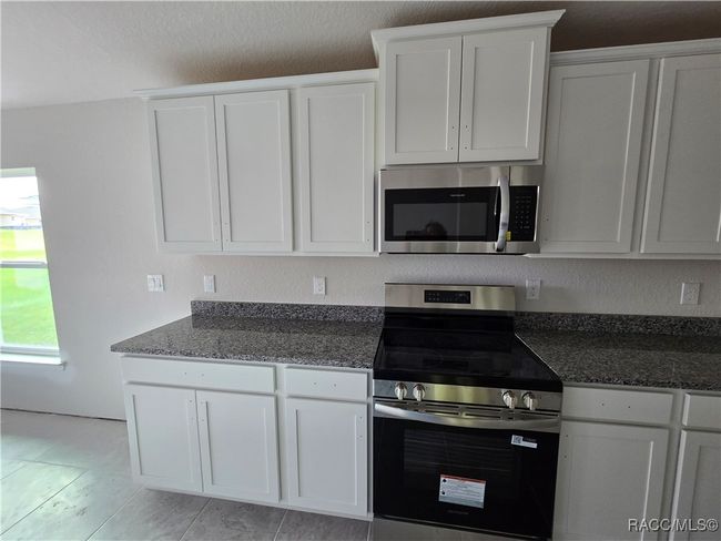 310 W Rexford Dr, House other with 3 bedrooms, 2 bathrooms and 2 parking in Beverly Hills FL | Image 16