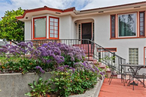 571 S Traffic Way, Arroyo Grande, CA, 93420-3385 | Card Image