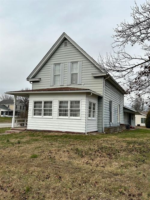 2 E Main St, Worthington, IN, 47471-1601 | Card Image