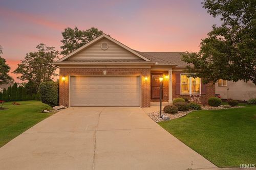 18131 Cloverleaf Dr N, South Bend, IN, 46637-6033 | Card Image