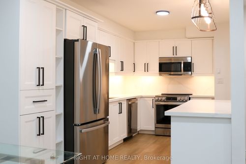 10-3360 The Credit Woodlands, Mississauga, ON, L5C2J8 | Card Image