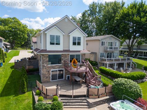 3160 Lexington Rd, Waterford, MI, 48328-1621 | Card Image