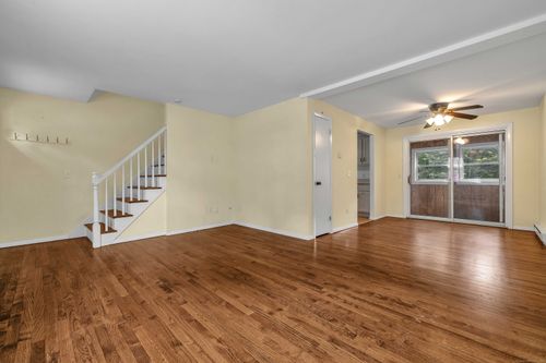 apt-22-81 E Pattagansett Rd, Niantic, CT, 06357-2349 | Card Image