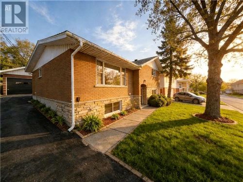 896 Grandview Blvd, Sudbury, ON, P3A2H2 | Card Image