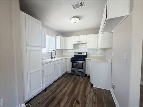 215 N Spruce Ave, Rialto, CA, 92376-5691 | Card Image