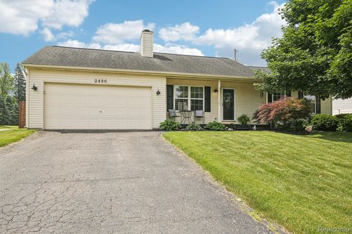 2486 Pinecone Dr, Howell, MI, 48843-8499 | Card Image