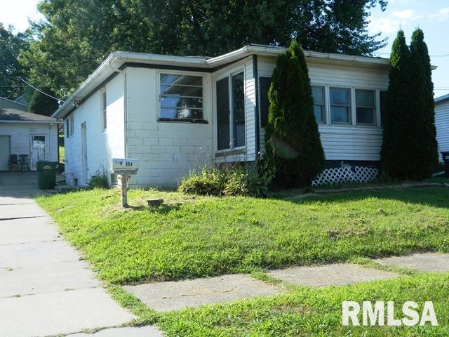 Garfield St, Clinton, IA 52732