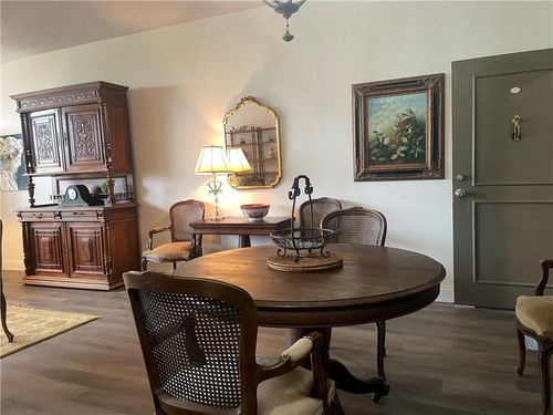 apt-417-3060 Pharr Court North Nw, Atlanta, GA, 30305-2027 | Card Image