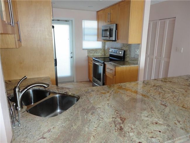 OPEN KITCHEN W/ GRANITE COUNTERS | Image 5