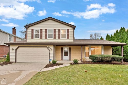 516 Iroquois Drive, Naperville, IL, 60563 | Card Image