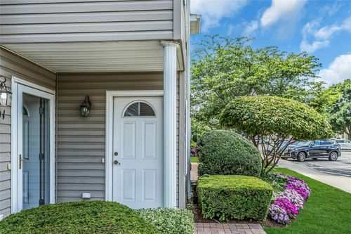 1000 Madeira Blvd, Huntingtn Sta, NY, 11747-5285 | Card Image