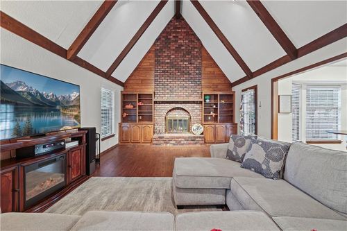 18701 E 28th Ter S, Independence, MO, 64057-1609 | Card Image