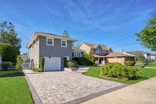 46 Elmtree Ln, Jericho, NY, 11753-2633 | Card Image