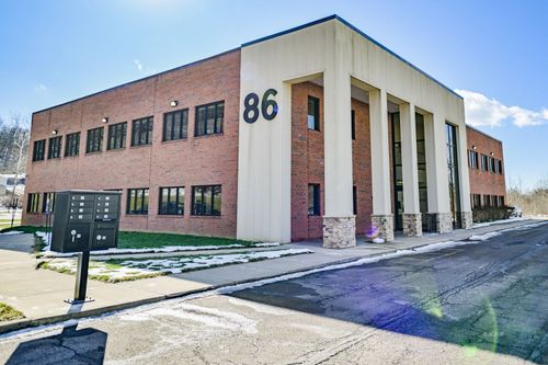 203b-86 Columbus Cir, Athens, OH, 45701-1371 | Card Image