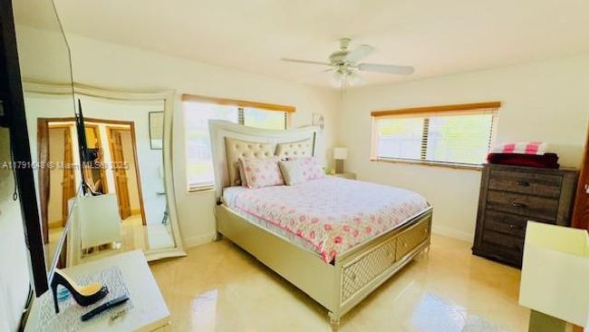16210 Sw 97 Th Ct, House other with 4 bedrooms, 4 bathrooms and null parking in Miami FL | Image 32