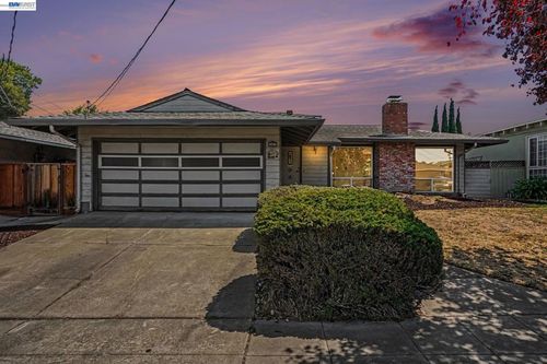 24732 Woodacre Ave, Hayward, CA, 94544-1716 | Card Image