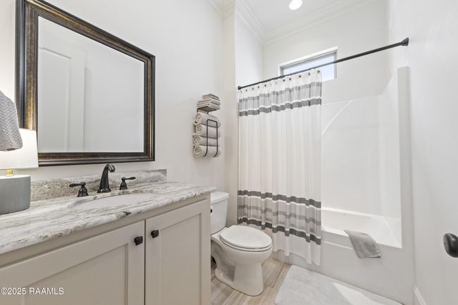 Guest Bathroom | Image 24