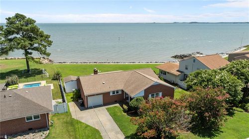 103 York Point Dr, Seaford, VA, 23696-2625 | Card Image