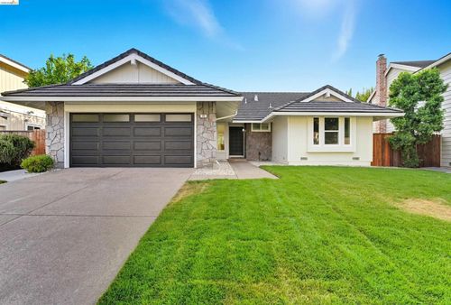 11 Paddock Ct, Pleasant Hill, CA, 94523-1613 | Card Image