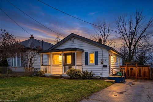 9 Mercer Rd, Cambridge, ON, N1R5A6 | Card Image