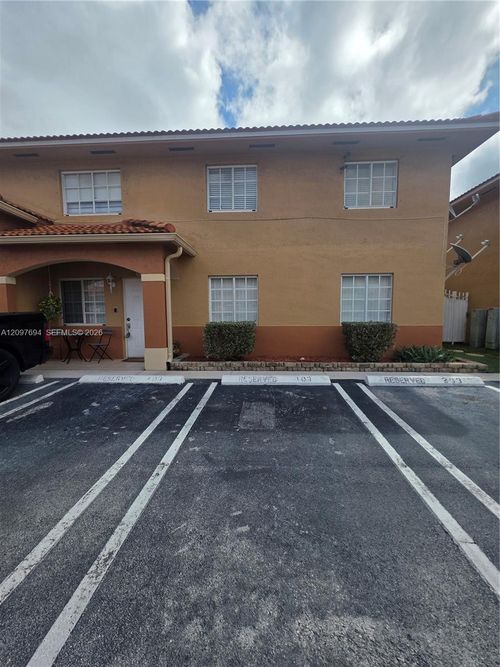103-2505 W 76th St, Hialeah, FL, 33016-5677 | Card Image