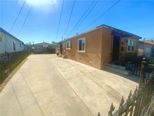206 E Raymond St, Compton, CA, 90220-3804 | Card Image