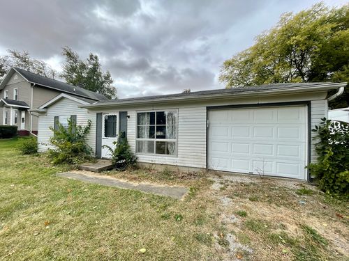 214 S 4th Avenue, Chenoa, IL, 61726 | Card Image