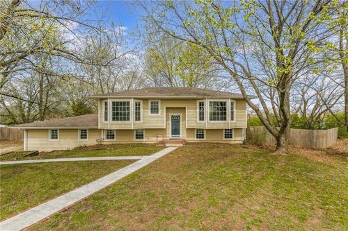 219 E 12th St, Lawson, MO, 64062-9365 | Card Image