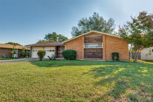 3722 Devonshire Ct E, Irving, TX, 75062-3517 | Card Image